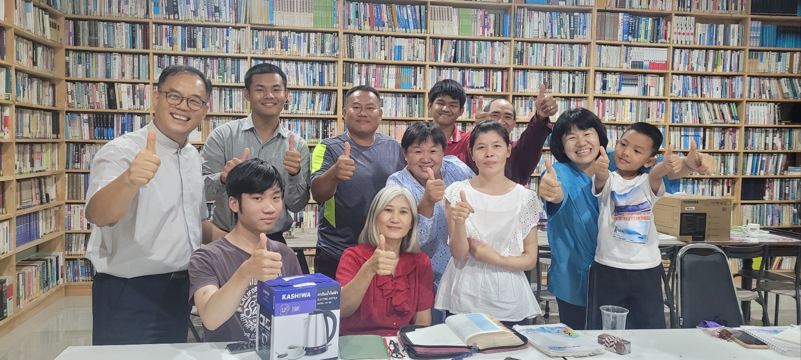 치앙마이 반석교회 회중